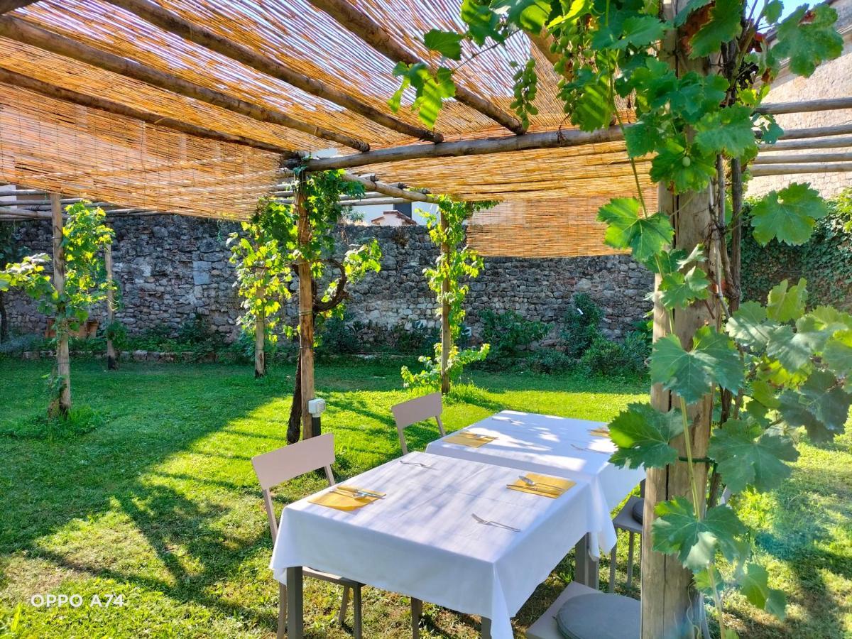 Badia Giulia Prestigious Historical B&b, - Adults Only - No Pets Couette-café Camaiore