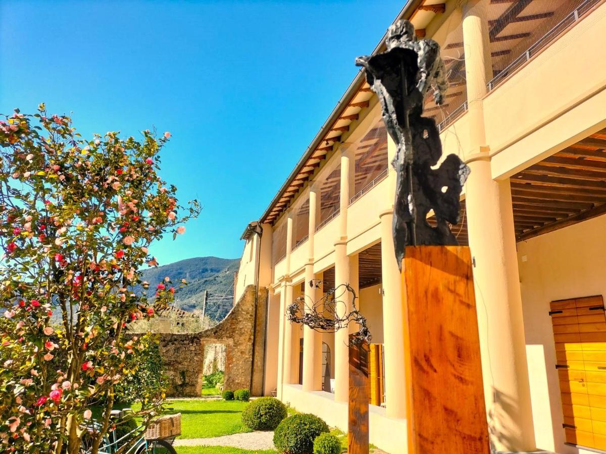 Badia Giulia Prestigious Historical B&b, - Adults Only - No Pets Couette-café