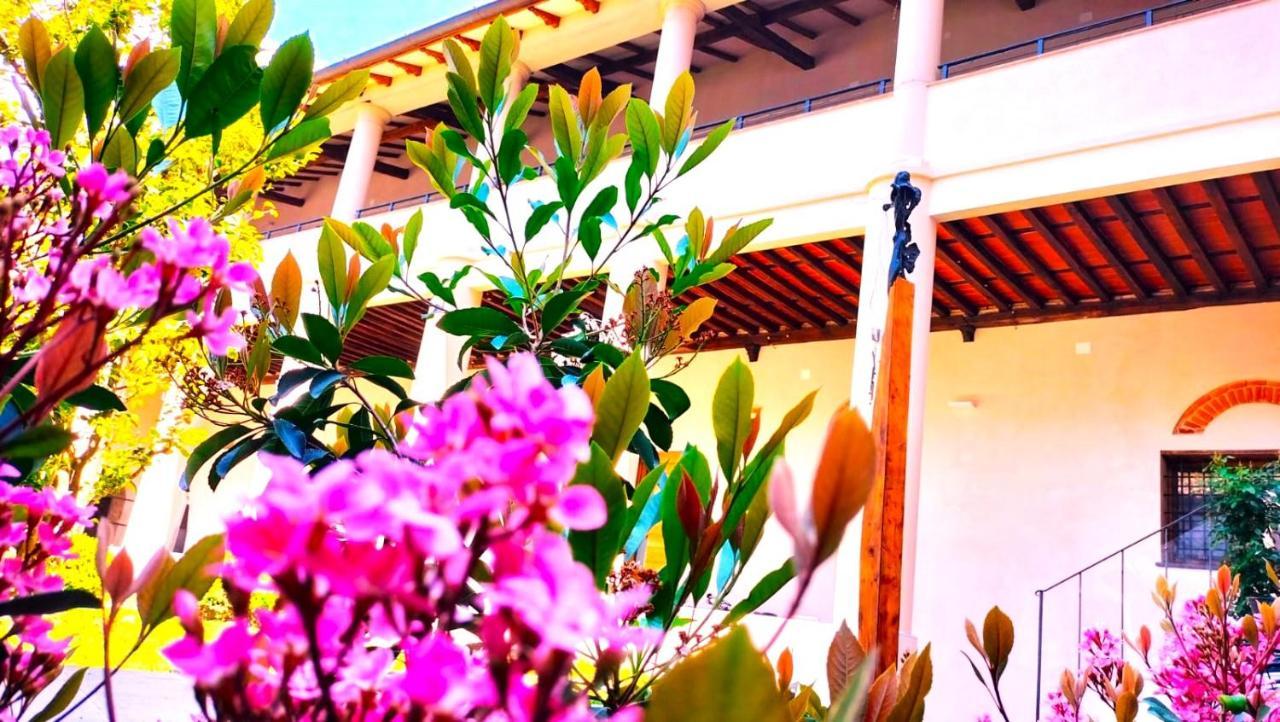 Badia Giulia Prestigious Historical B&b, - Adults Only - No Pets Couette-café 3*