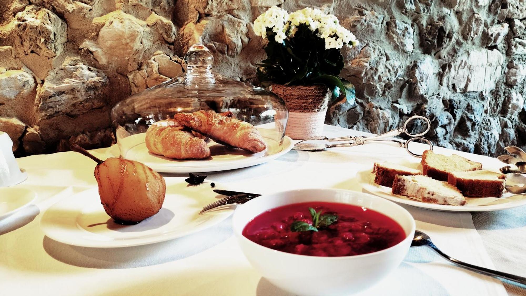 Badia Giulia Prestigious Historical B&b, - Adults Only - No Pets Frühstückspension